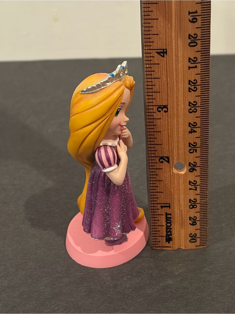 Disney Showcase Enesco Rapunzel Little Princess Figurine Tangled - Picture 5 of 6